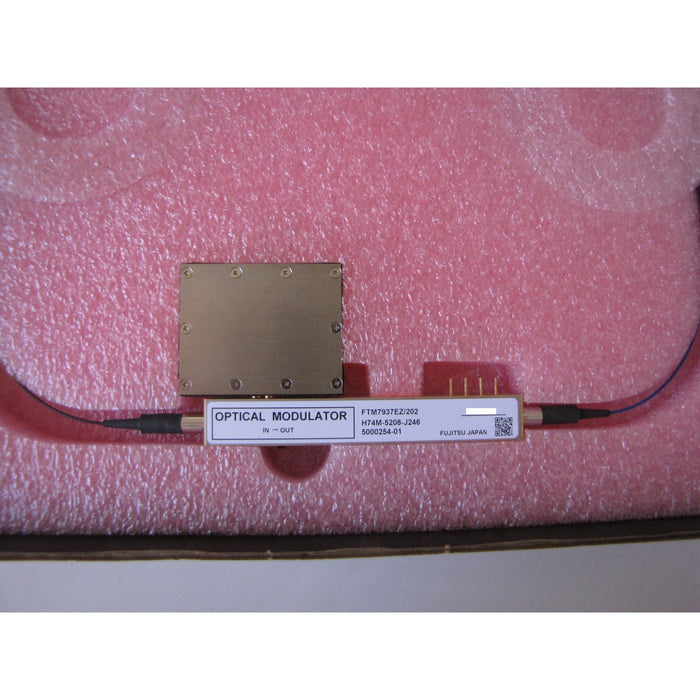 Fujitsu FTM7937EZ/202 40Gb/s Mach-Zehnder LiNb3 Optical Amplitude Modulator